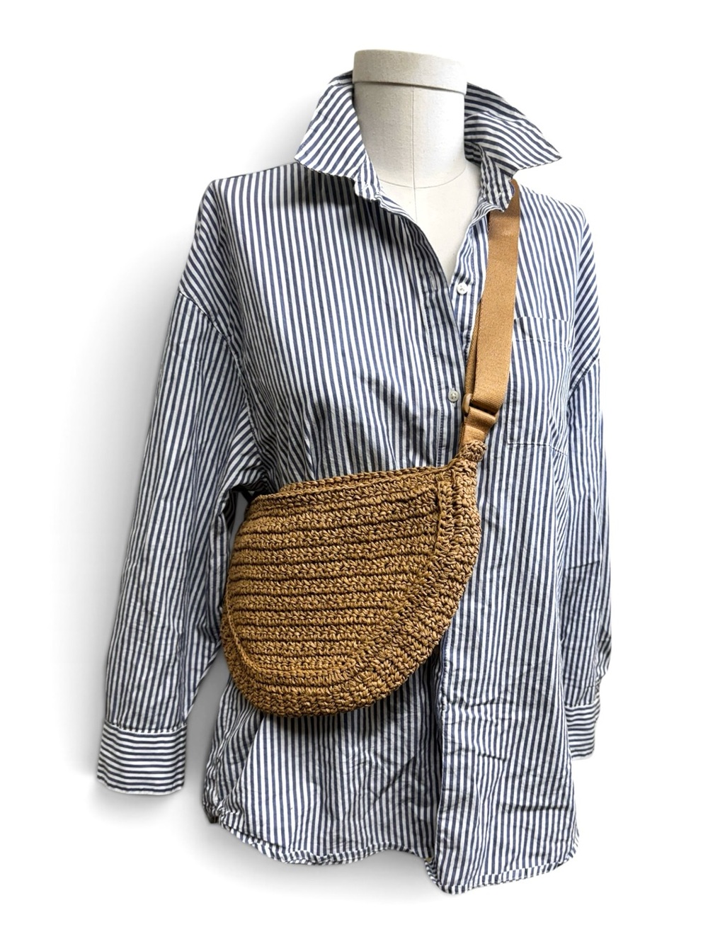 NWOT Uniqlo Round Mini Half-Moon Crossbody Bag Beige Straw Raffia summer purse
